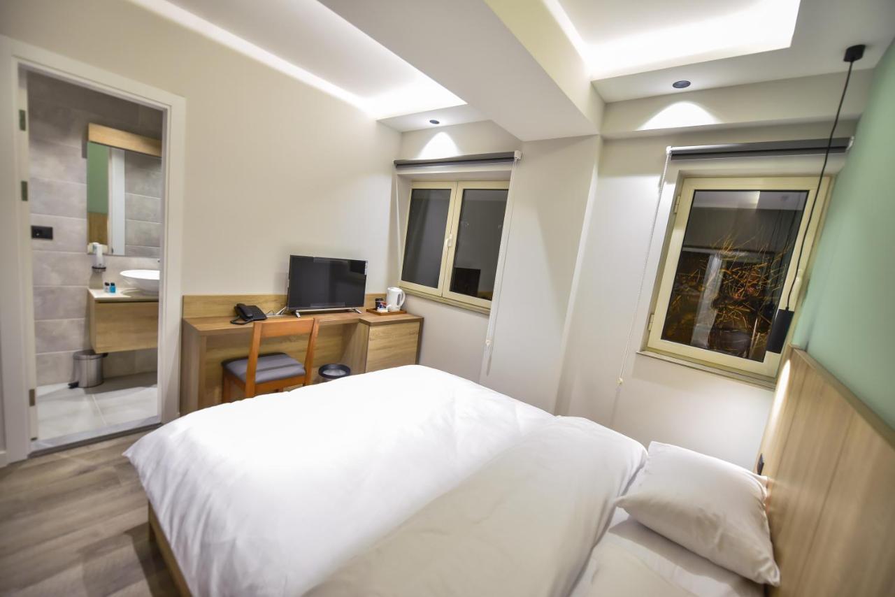 Baron Boutique Hotel エレバン エクステリア 写真